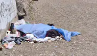 Antalya'da sahilde cansız beden bulundu: Tatilciler denize girmeye devam etti