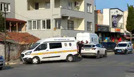 İzmir'de komşu dehşeti: Tartıştığı karı kocayı vurdu!