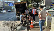 Kadıköy’de su borusu patladı: Mahalle sulara gömüldü