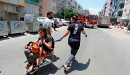 Antalya'da yangın: 7'si çocuk 10 kişi dumandan etkilendi