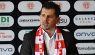Emre Belözoğlu, Antalyaspor'daki görevine geri döndü