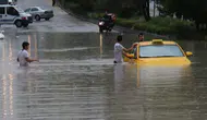 Ardahan'da sağanak yağış sele neden oldu