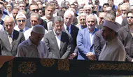 Bakan Yumaklı'nın kayınvalidesi son yolculuğuna uğurlandı!