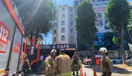 Fatih'te 6 katlı otelde yangın paniği! Otel tahliye edildi