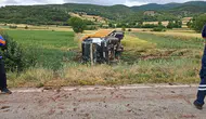 Tokat'ta feci kaza! Devrilen kamyonun sürücüsü can verdi!