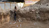 Elazığ'da inşaat çukuruna düşen çocuk, çevredeki vatandaşlar tarafından kurtarıldı