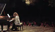 Rus asıllı piyanist Katya Apekisheva, 22. Gümüşlük Müzik Festivali’nde sahne aldı