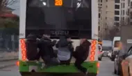 Bursa’da otobüs arkasındaki 4 çocuğun tehlikeli yolculuğu kamerada!