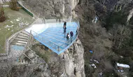 Karabük'te bulunan Türkiye'nin ilk cam seyir terası ziyaretçi akınına uğradı!