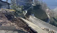 Rize'de heyelan : İstinat duvarı çöktü, 5 ev boşaltıldı