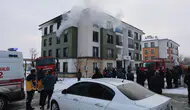 Elazığ'da apartmanda korkutan yangın: 11 kişi dumandan etkilendi