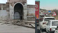 Konya'da şiddetli fırtına çatıları uçurdu: Araçlarda hasar oluştu