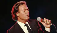 İspanyol yıldız Julio Iglesias’a cinsel istismar suçlaması: 2 kadın çalışan dava açtı