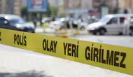 Çorum'da kaza : Sürücü araçta sıkıştı, eşi ve kızı yola savruldu