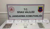 Sivas'ta uyuşturucu operasyonu : 3 kişi tutuklandı