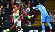 Galatasaray'da 4 değişiklik : Lang 11'de, Asprilla yedek