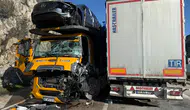 Burdur’un Bucak ilçesinde iki tır kafa kafaya çarpıştı : 1’i ağır 2 yaralı