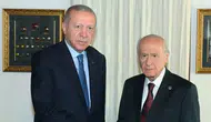 Devlet Bahçeli’den Cumhurbaşkanı Erdoğan’a 72 gül ve tablo hediyesi