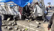 Şanlıurfa’da freni patlayan kamyon araçların arasına daldı : Ölü ve yaralılar var