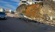 Bursa'da istinat duvarı çöktü, 1 araç kullanılamaz hale geldi