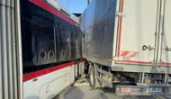 Samsun'da tramvay ile kamyon çarpıştı : Yaralılar var