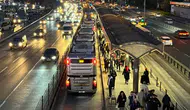 Bahçelievler'de yola düşen kadının ayağının üzerinden metrobüs geçti