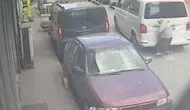 Fatih'te arabanın altında kalan yaşlı kadın metrelerce sürüklendi