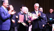 Oyuncu Meral Çetinkaya'ya 'Sakıp Sabancı Yaşam Boyu Başarı Ödülü' verildi