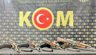 Hatay'da zanlılar polisten kaçıp, kalaşnikof dolu çuvalı yola attılar
