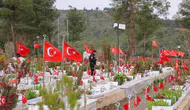 Kahramanmaraş'ta mezarlıklara bayram ziyareti