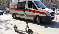 Eskişehir'de otomobil ile scooter çarpıştı : 17 yaşındaki sürücü hastaneye kaldırıldı