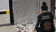 Antalya'da kaçak sigara operasyonu : 10 bin paket ele geçirildi