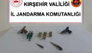 Kırşehir'de ruhsatsız silah operasyonu : 2 tabanca ve 167 fişek ele geçirildi