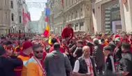 Galatasaraylı taraftarlar derbi öncesi Taksim'de