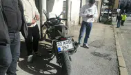 Isparta'da yola savrulan motosiklet sürücüsü, kask sayesinde ölümden döndü