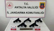 Antalya'da kaçak silah operasyonu : 5 ruhsatsız tabanca ele geçirildi