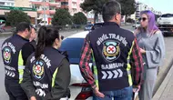 Samsun'da korsan taksici yakayı ele verdi : Aracı bağlanan sürücü yolcuları suçladı