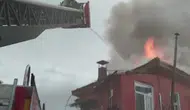 Burdur'da evin çatısında korkutan yangın