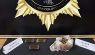 Bayburt'ta 3 kiloya yakın esrar ve skunk ele geçirildi