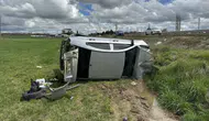 Uşak'ta otomobil tarlaya devrildi : 4 yaralı