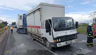 Antalya'da kamyon tıra çarptı : 2 kişi yaralandı