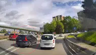 Ataşehir'de taralı alan ihlali ve trafik tartışması kamerada