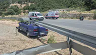 Bodrum’da korkutan kaza : Otomobil çelik bariyerlerin altına girdi