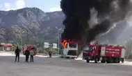 Amasya Otogarı'nda korkutan yangın : Park halindeki yolcu otobüsü alev alev yandı