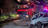 Gümüşhane'de otomobil ile kamyon çarpıştı : 2'si ağır 3 yaralı