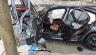 Burdur'da otomobil yoldan çıktı : Kazada 2 kişi yaralandı