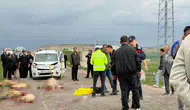 Sivas'ta araç sürüye daldı : Çoban öldü, 9 koyun telef oldu