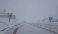 Bayburt-Erzurum kara yolunda mayıs ayında kar yağışı