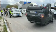 Kütahya'da zincirleme trafik kazası : Cip takla attı, 2'si çocuk 3 yaralı