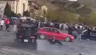 Çankırı'da araç fuarında kaza : Drift atan otomobil görevliye çarptı